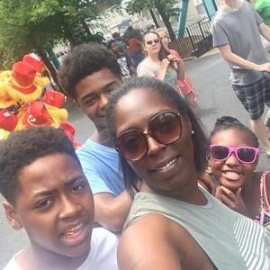 Meet your Posher, Ebony